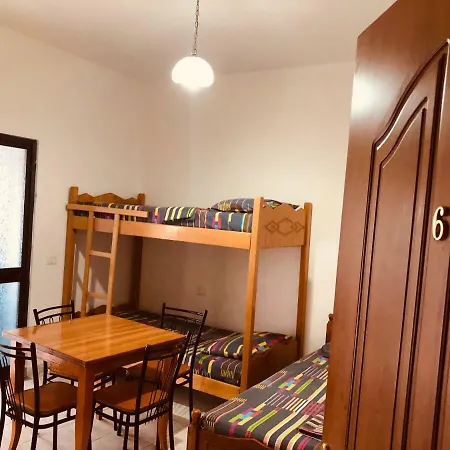 Dhoma Plazhi Guest house