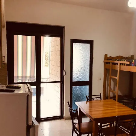 Dhoma Plazhi Guest house *